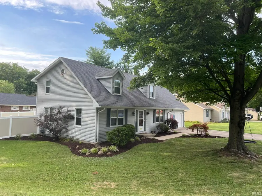 204 Plumtree Drive, Vincennes, IN 47591 - Image #2