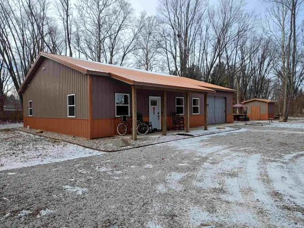 118 E Whipple Road, Winamac, IN 46996