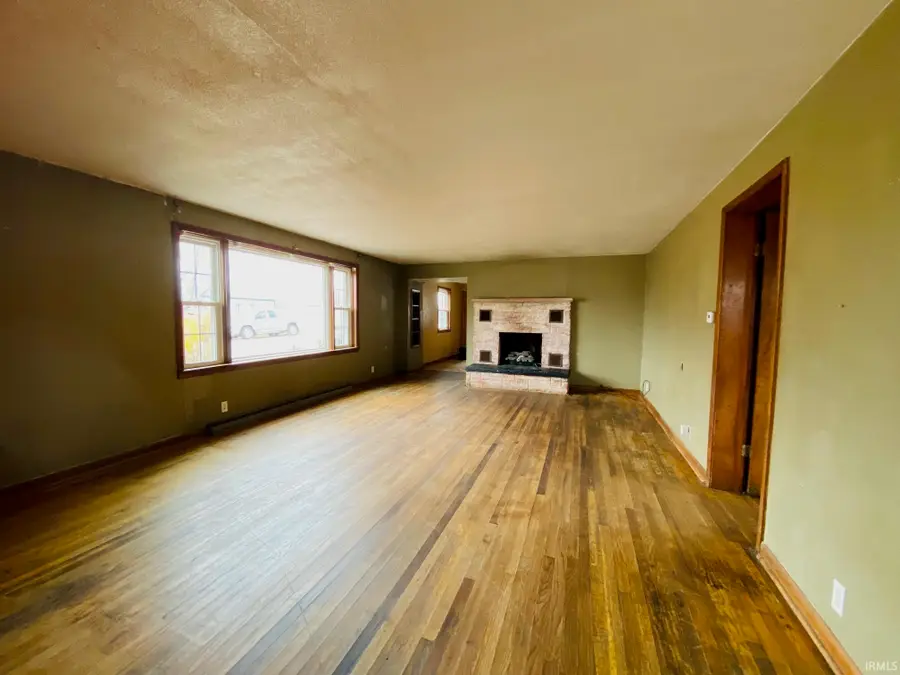 600 N Bluff Street, Winslow, IN 47598 - Image #3