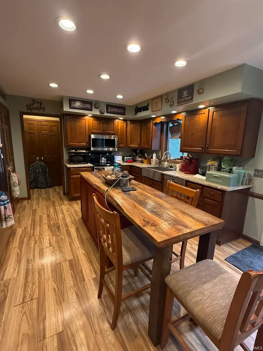 10604 Oak Trail Road, Fort Wayne, IN 46845 - Image #2