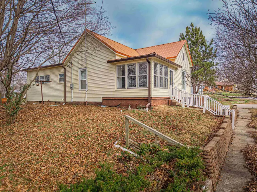 1210 E Walnut Street, Petersburg, IN 47567 - Image #2