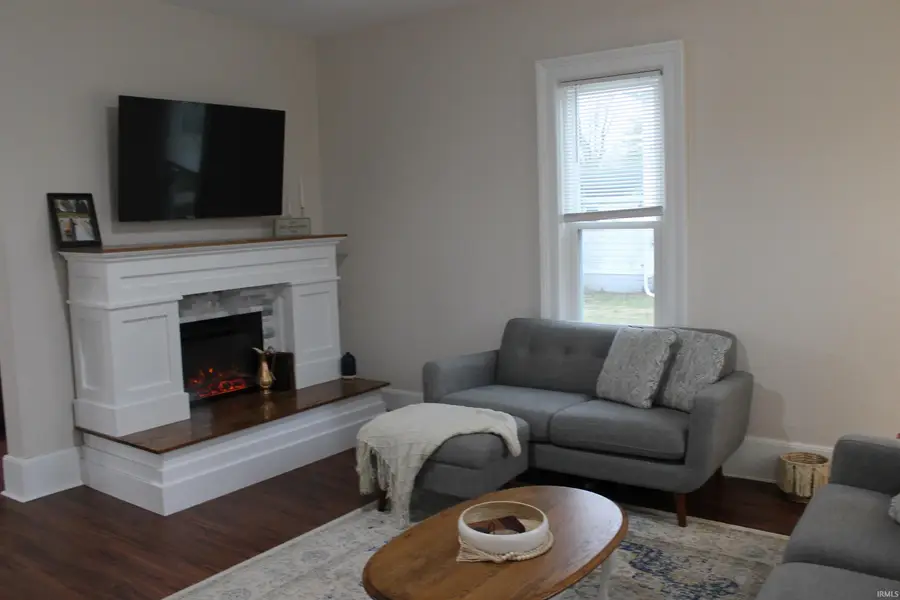 208 S Liberty Street, Albion, IN 46701 - Image #2