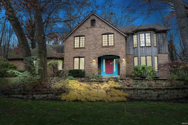 51981 Farmington Square Road, Granger, IN 46530