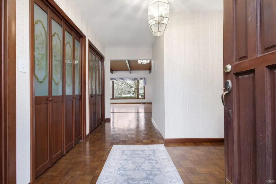 525 W Wayne Street, Middlebury, IN 46540 - Image #2