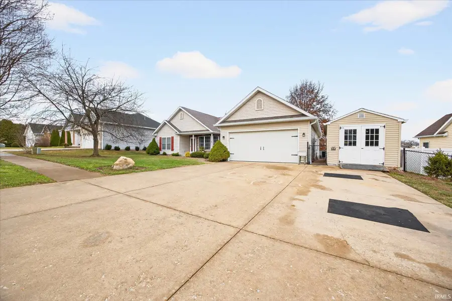 7404 W Higgins Court, Ellettsville, IN 47429 - Image #2