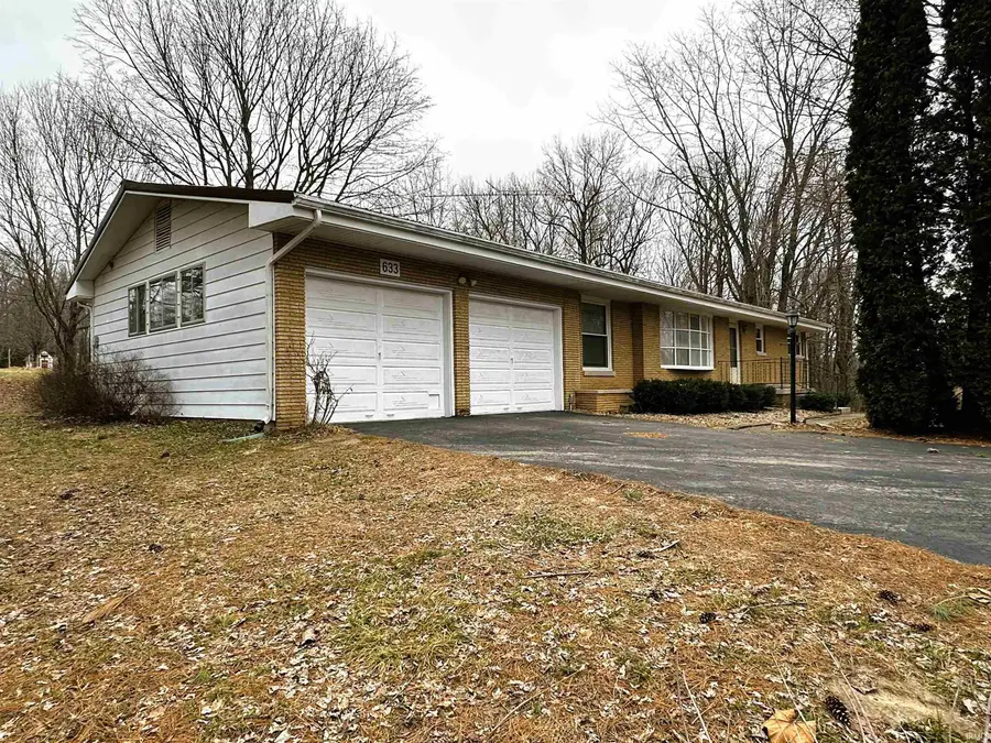 633 S Washington Street, Bloomfield, IN 47424 - #2