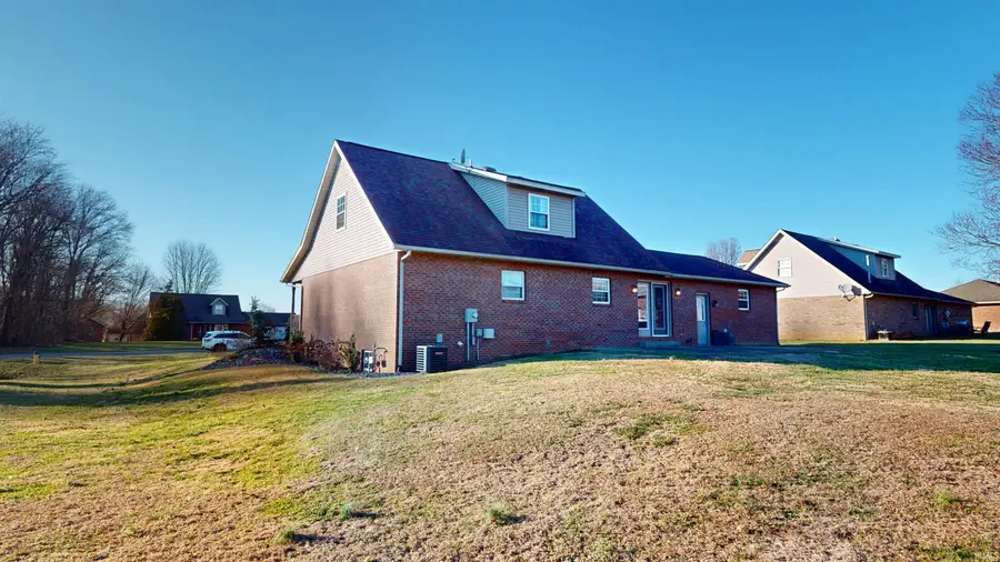 208 E Saint Charles Street, Jasper, IN 47546 - Image #3