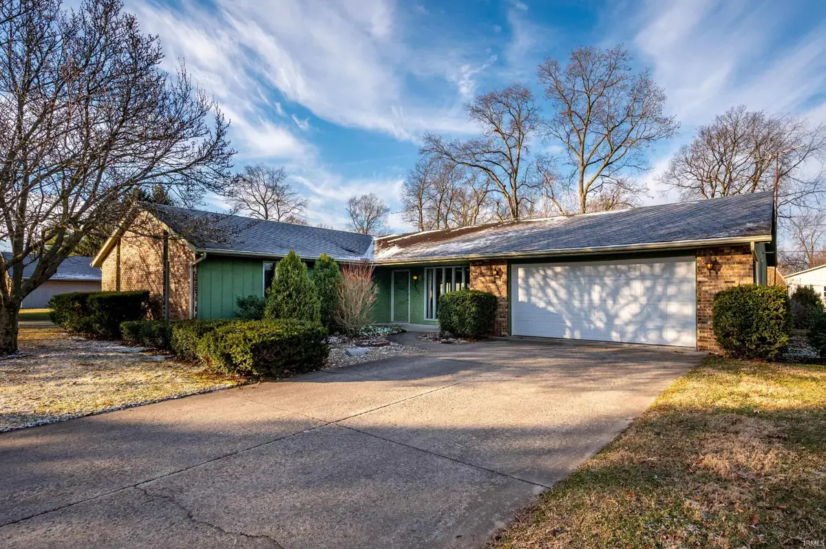 905 S Buckingham Road, Yorktown, IN 47396 - #1