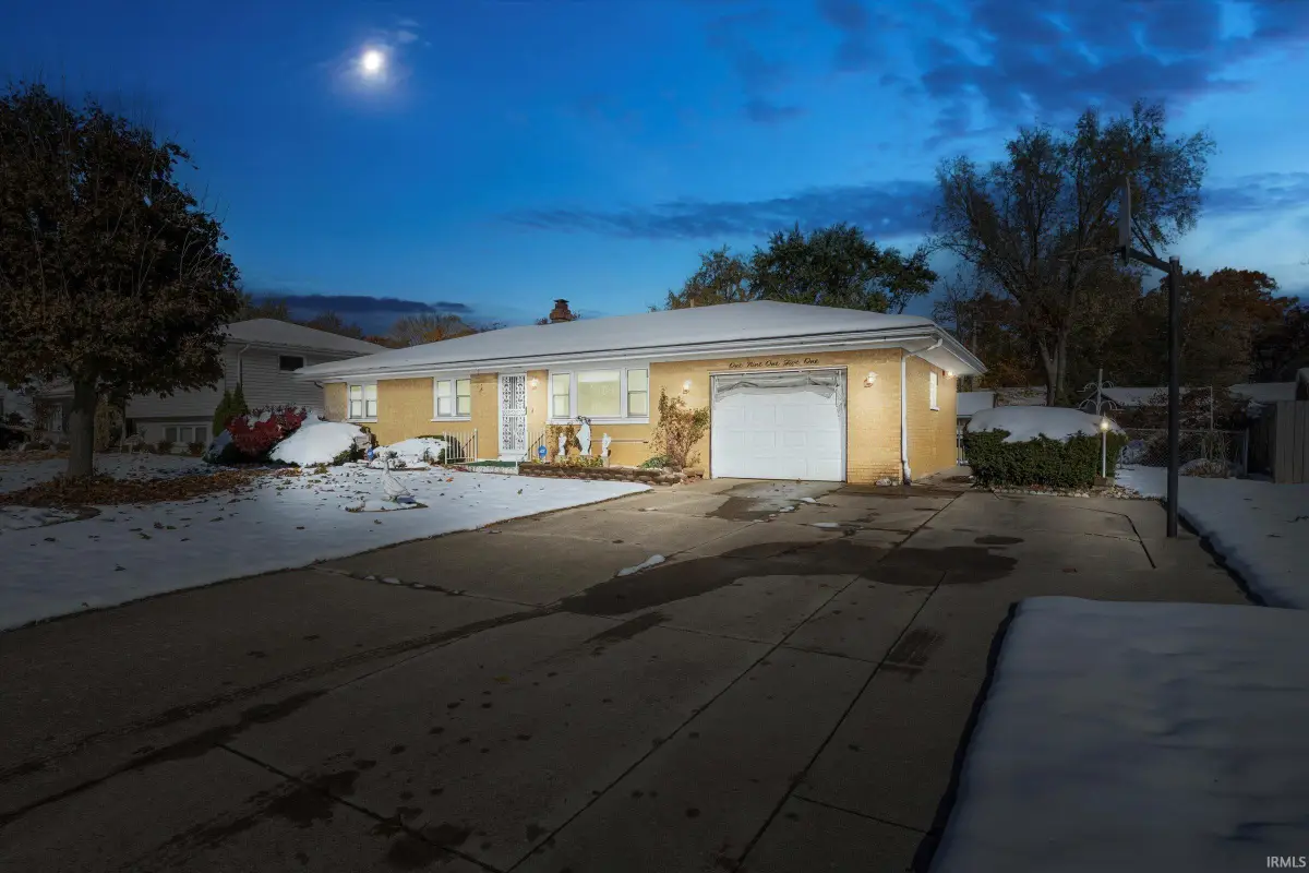 19151 Dresden Drive, South Bend, IN 46637 - Image #1