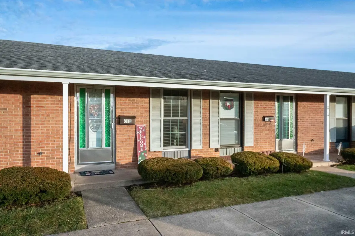 812 Berkley Circle, Mishawaka, IN 46544 - #1