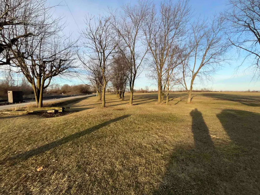 331 E 950 N Road, North Manchester, IN 46962 - #2