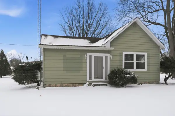 11184 S 250 West Road, Silver Lake, IN 46982