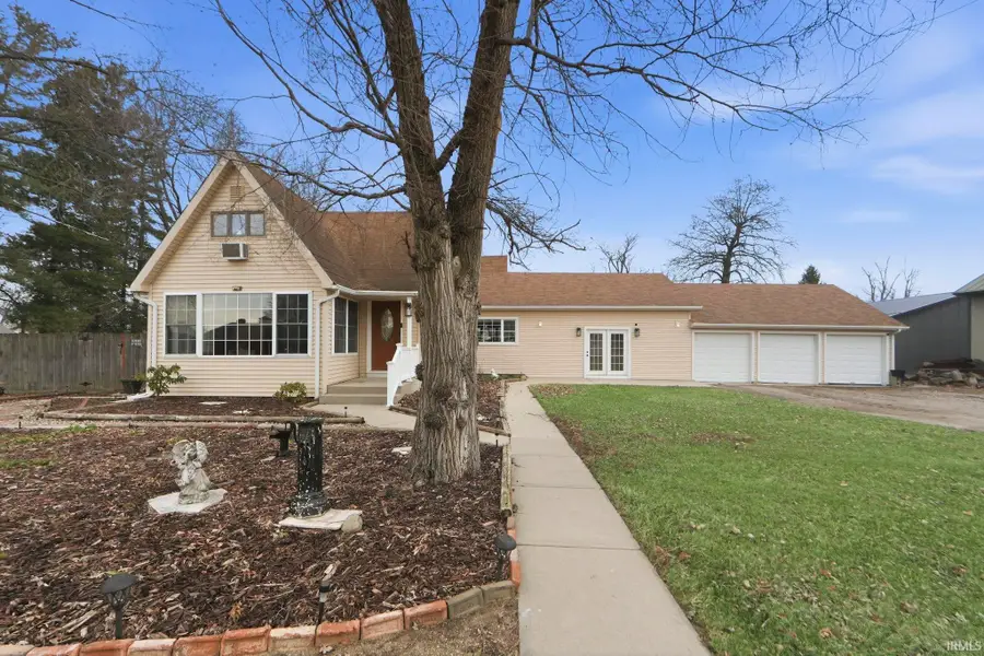 22205 Maple Lane, Woodburn, IN 46797 - #2