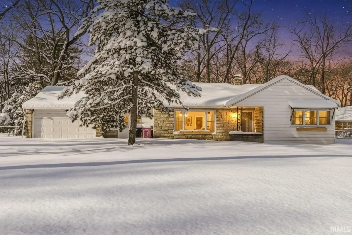 53199 W Oakmont Drive, South Bend, IN 46637 - Image #1