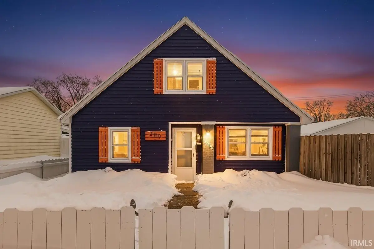 209 E Borely Avenue, Mishawaka, IN 46545 - Image #1