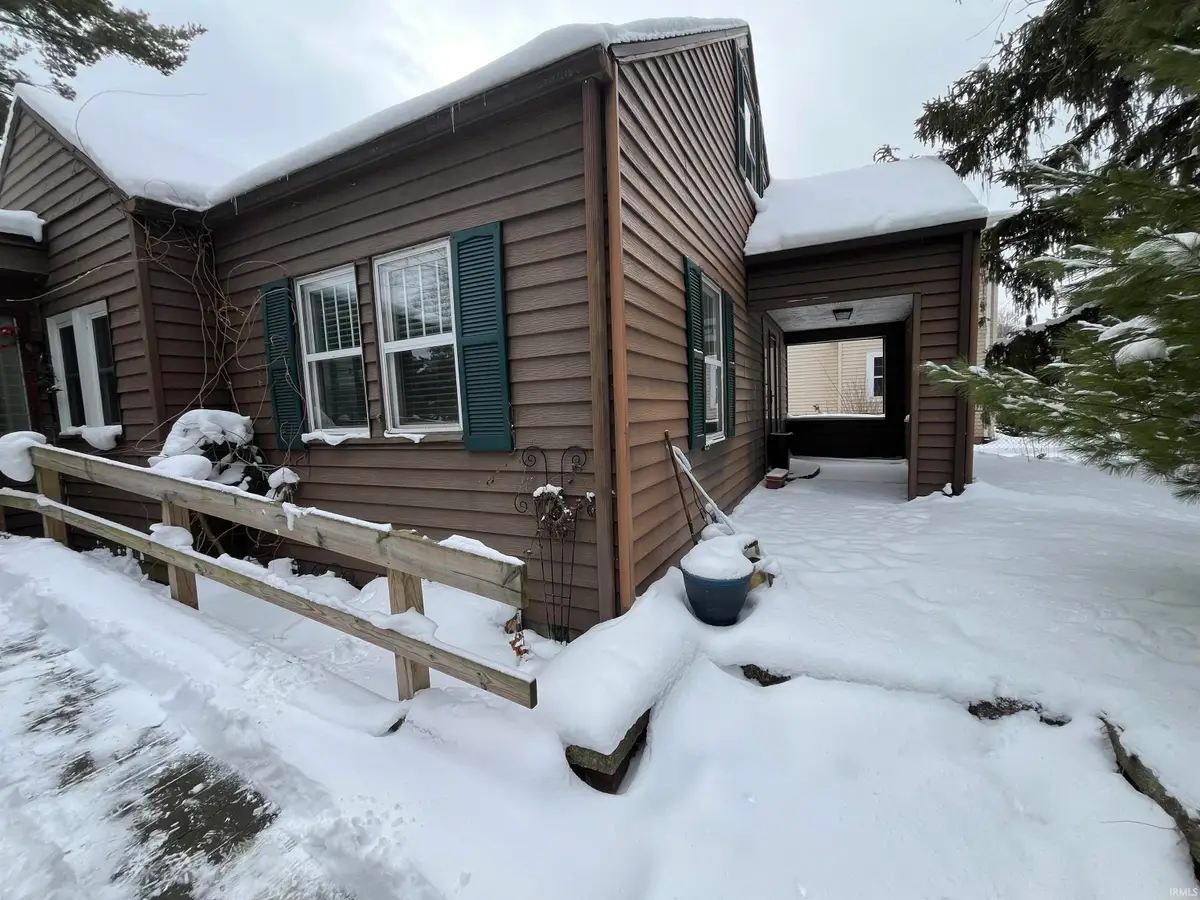 19556 N Paxson Drive, South Bend, IN 46637 - Image #1