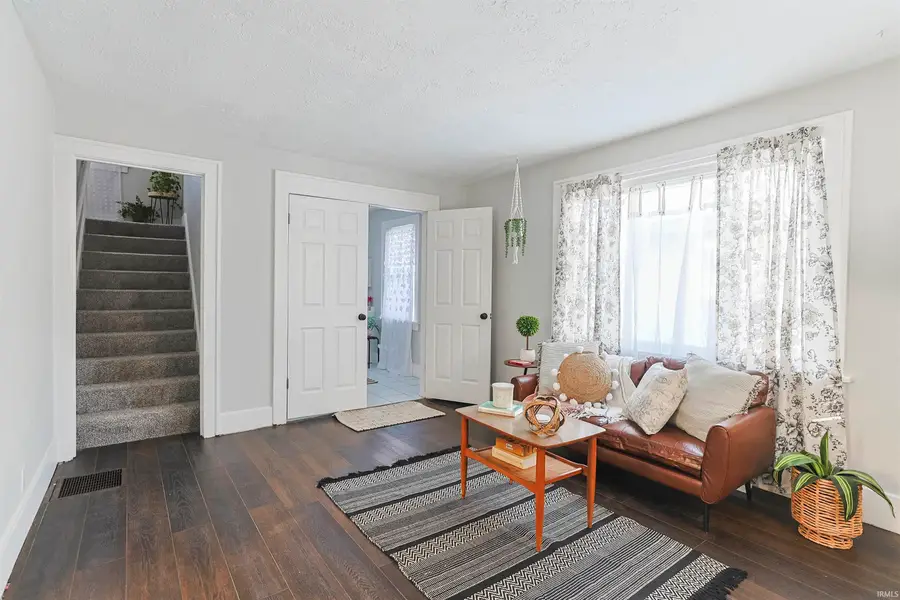 811 E Ewing Avenue, South Bend, IN 46613 - Image #3