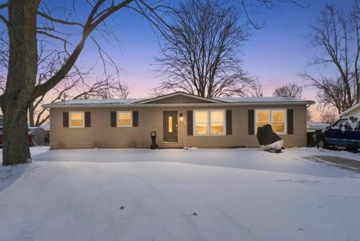 312 N Park Lane, Butler, IN 46721 - Image #1