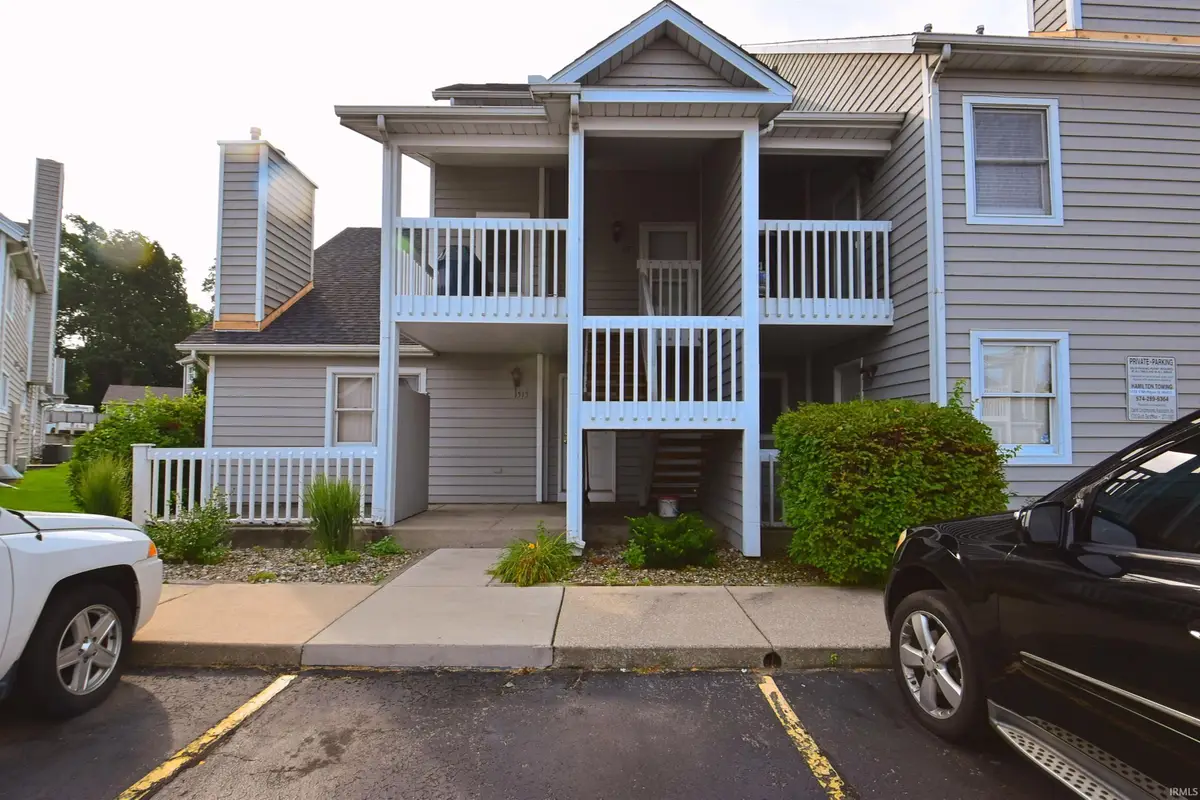 1523 N Oakhill Drive, South Bend, IN 46637 - Image #1