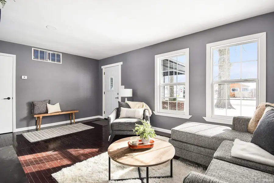 416 W Cherry Tree Drive, Warsaw, IN 46582 - #3