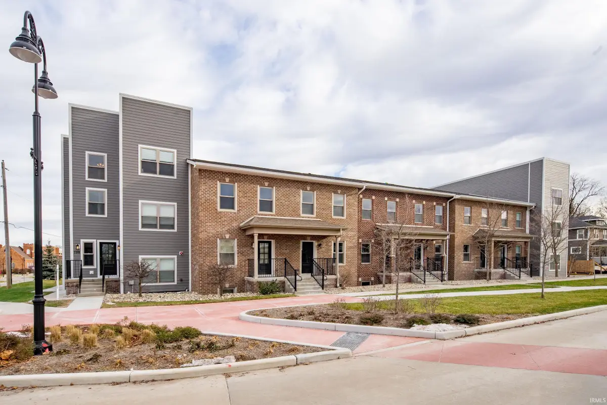 750 N Notre Dame Avenue, South Bend, IN 46617 - Image #1