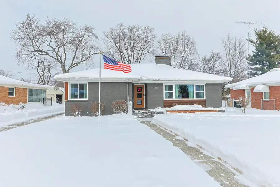 1915 Rockne Drive, South Bend, IN 46617 - Image #3