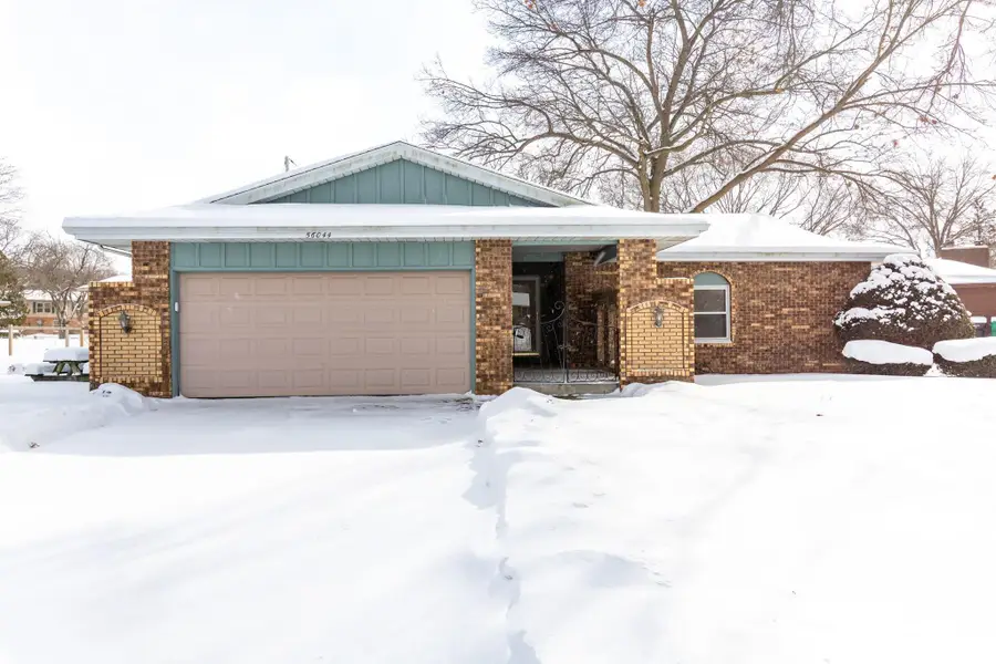 56044 Wynnewood Drive, Osceola, IN 46561 - Image #2