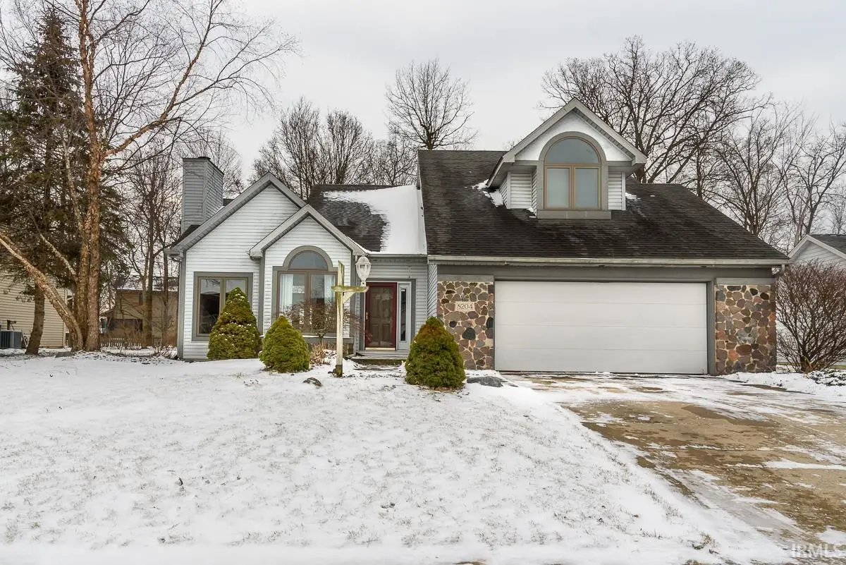 8204 Meadow Hills Drive, Fort Wayne, IN 46835 - Image #1