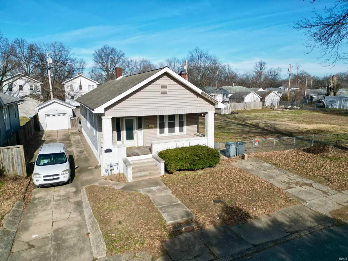 1108 E Blackford Avenue, Evansville, IN 47713 - #1