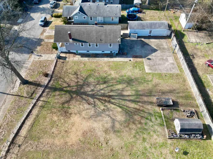 1108 E Blackford Avenue, Evansville, IN 47713 - #3