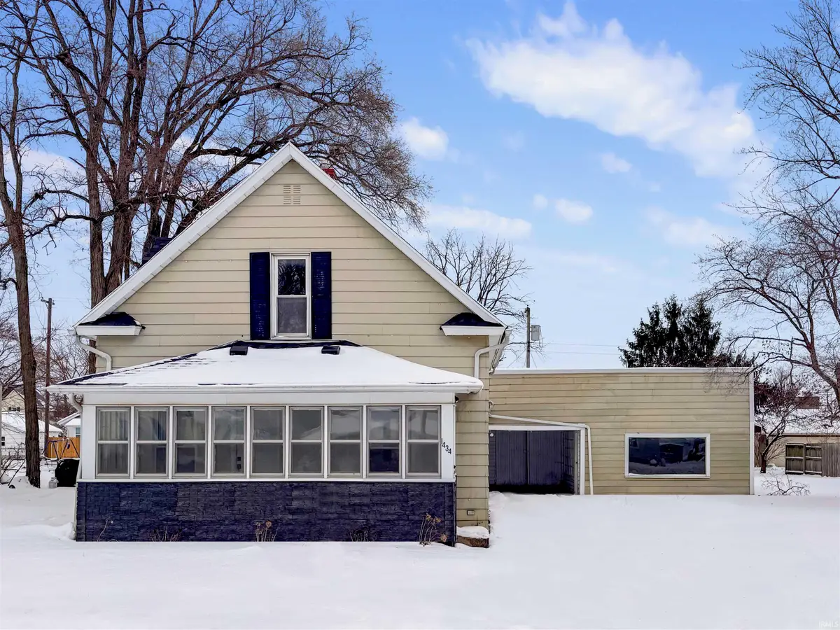 1434 E 4th Street, Mishawaka, IN 46544 - #1