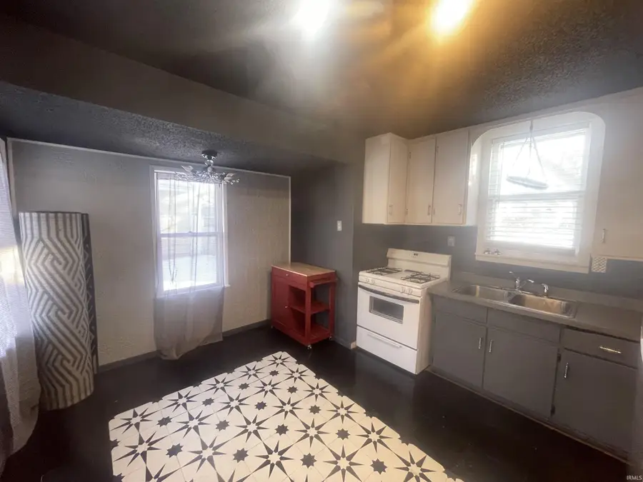 111 Bungalow Street, Logansport, IN 46947 - Image #3