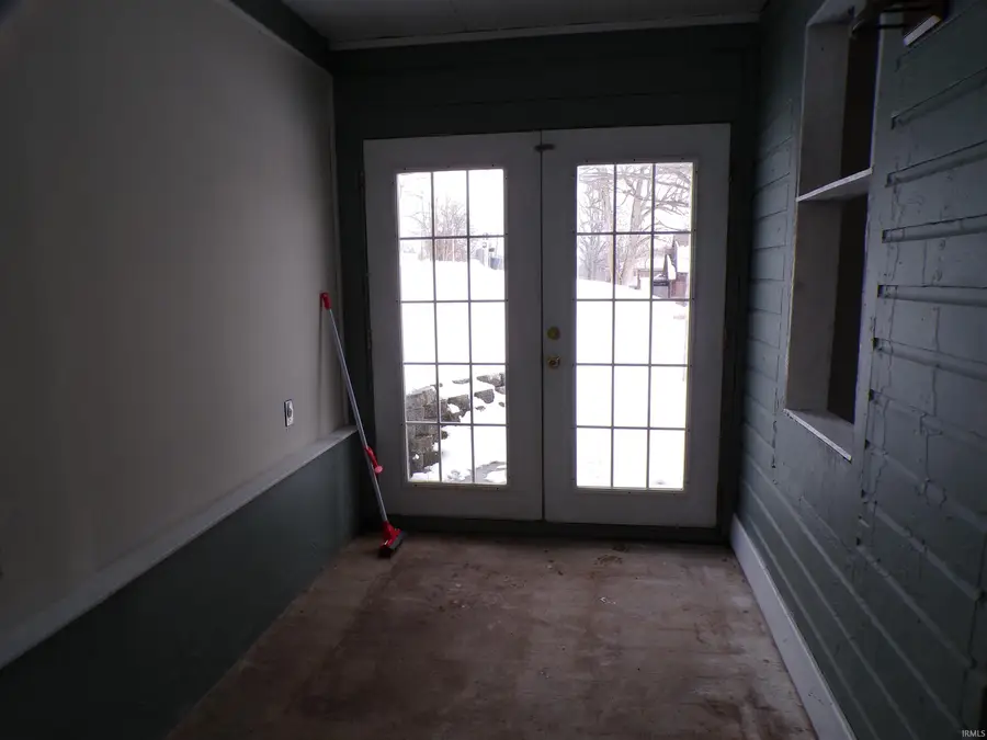 327 W Thornton Street, Paoli, IN 47454 - Image #2