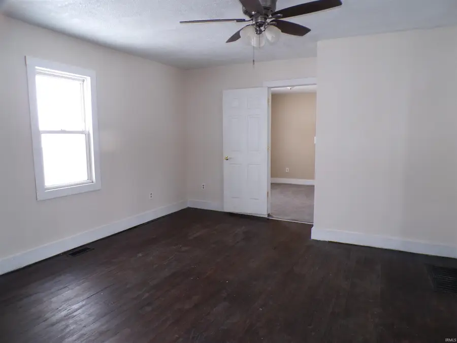 327 W Thornton Street, Paoli, IN 47454 - Image #3