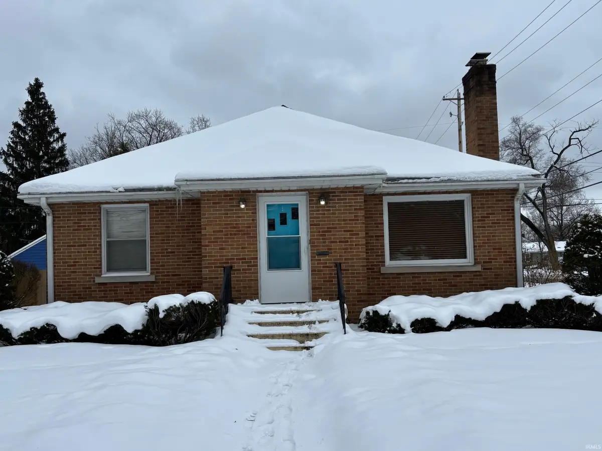 1541 Strong Avenue, Elkhart, IN 46514 - #1