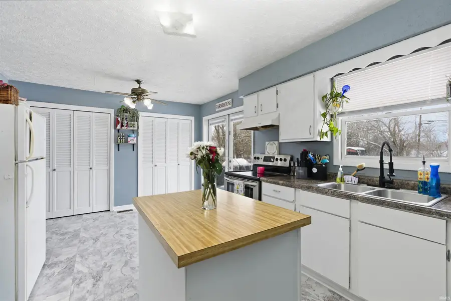 402 Boone Lane, Mitchell, IN 47446 - #3