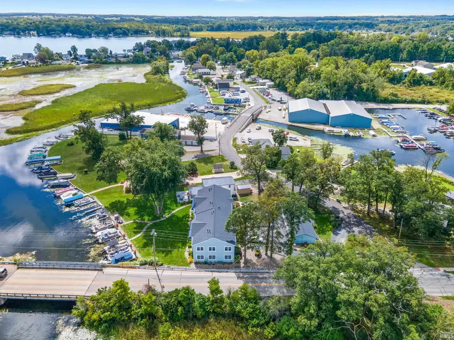 700 S Lakeside Drive #6, Syracuse, IN 46567 - #2
