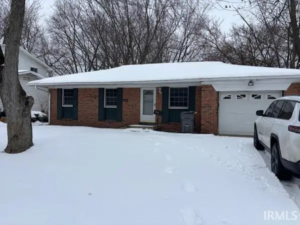 10016 Meadowlark Manor, Indianapolis, IN 46235
