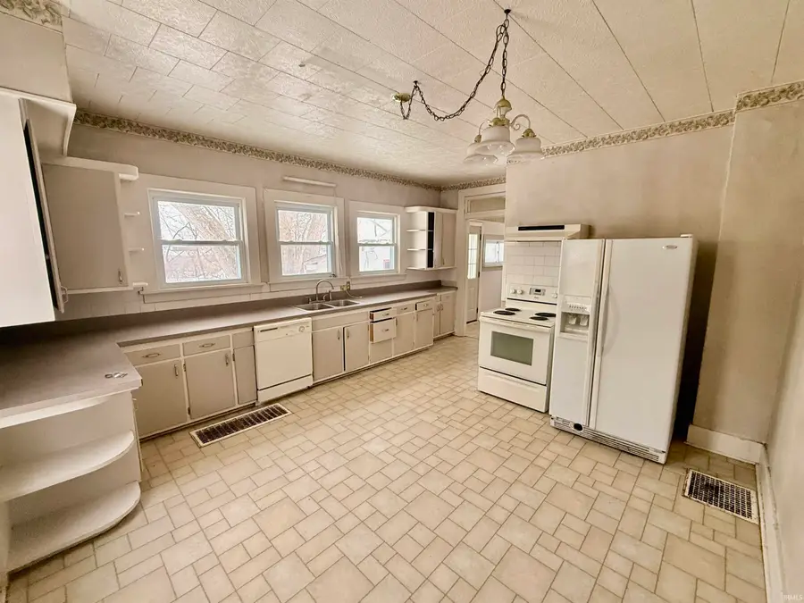 305 Walker Street, Loogootee, IN 47553 - #3