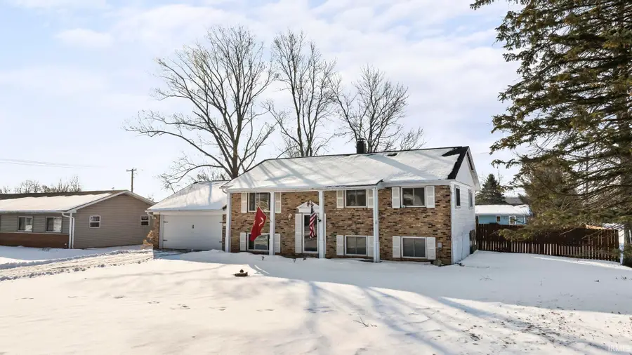 9040 E North Circle Drive, Churubusco, IN 46723 - #3