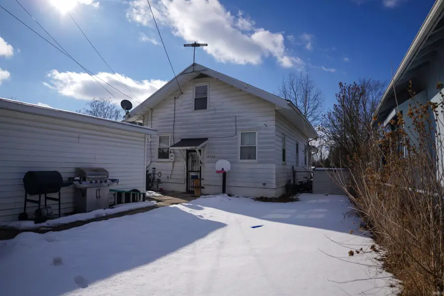 2728 Crescent Avenue, Fort Wayne, IN 46805 - #3
