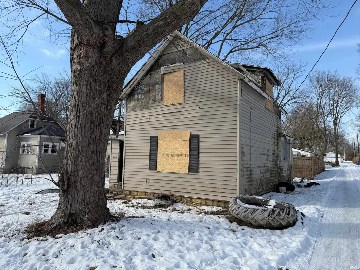 609 N Waugh Street, Kokomo, IN 46902 - #1