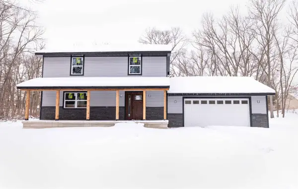 51249 Courtyard Lane, Elkhart, IN 46514