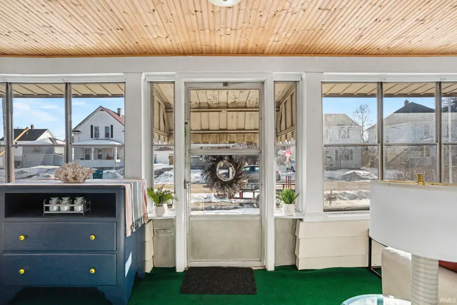 116 W 10th Street, Mishawaka, IN 46544 - #2