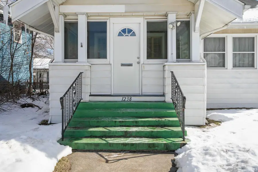 1238 Diamond Avenue, South Bend, IN 46628 - #2