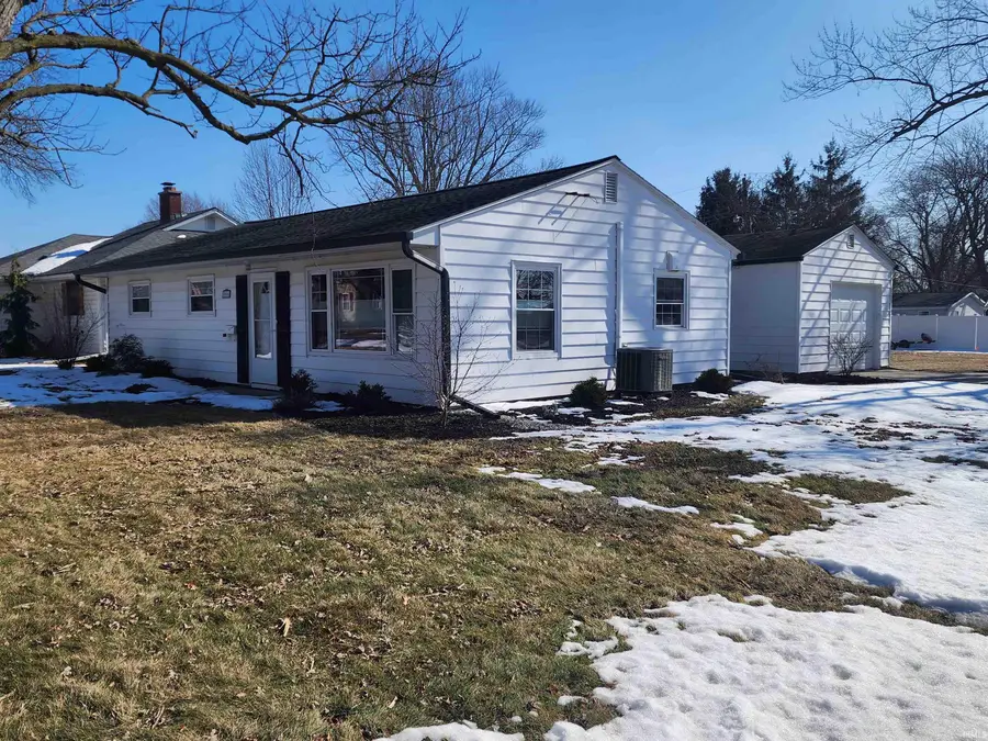 866 W Franklin Street, Berne, IN 46711 - #2