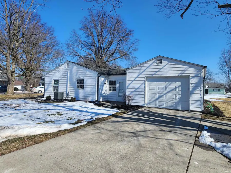 866 W Franklin Street, Berne, IN 46711 - #3