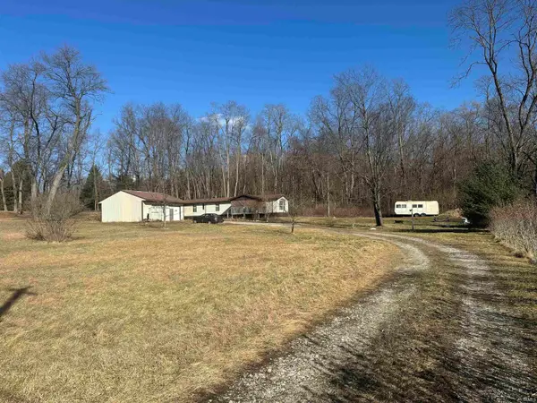 3335 N 800 E, Howe, IN 46746