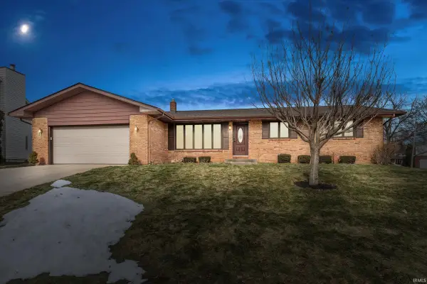 1641 Kevin Court, South Bend, IN 46614