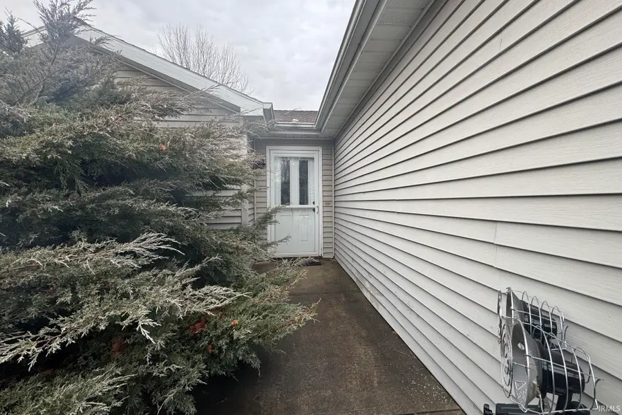 7915 S Cameron Drive, Hamilton, IN 46742 - #2